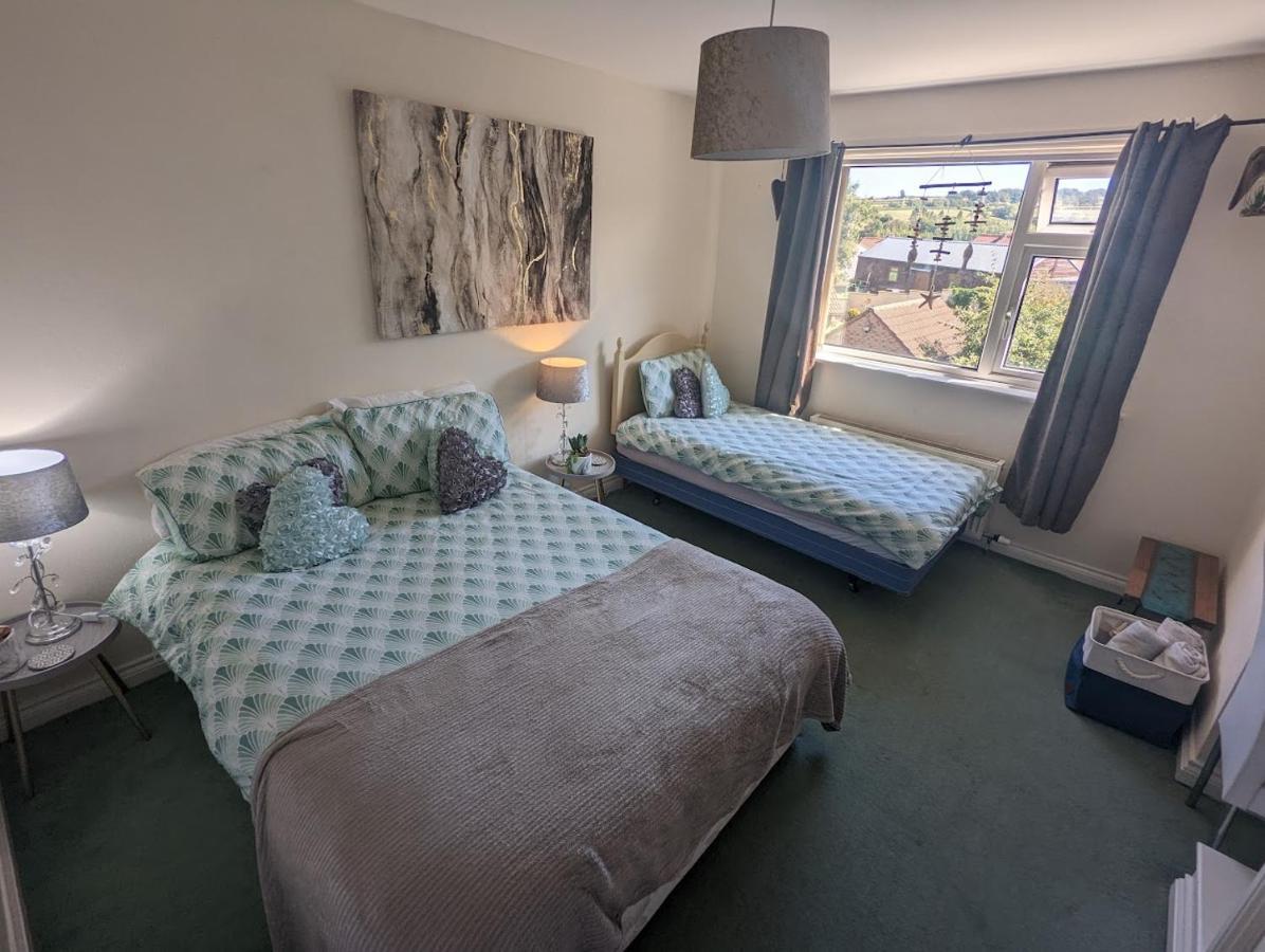 Fieldside View Sleeps 7 Village Near Whitby Sleights المظهر الخارجي الصورة